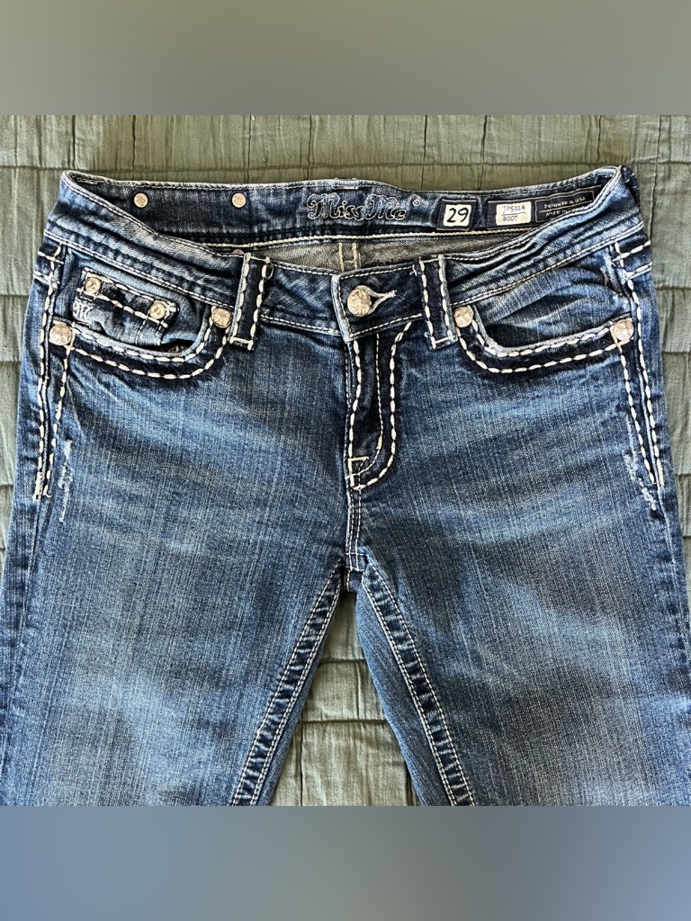 ❌SOLD❌Miss Me Women's Blue Embroidered Pocket Jeans - Size 29 JP5014 BOOT